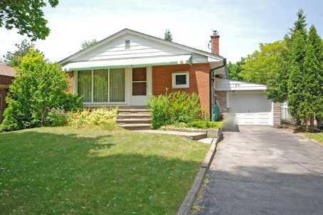 28 Ludgate Dr, House detached with 3 bedrooms, 2 bathrooms and 2 parking in Toronto ON | Image 1