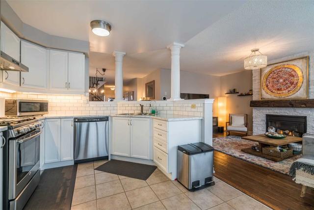 1631 Cartwright Cres, House attached with 3 bedrooms, 3 bathrooms and 3 parking in Milton ON | Image 2