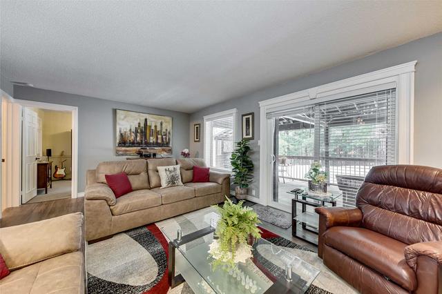 213 Little Ave, House detached with 3 bedrooms, 2 bathrooms and 6 parking in Barrie ON | Image 8