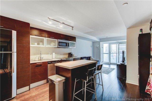 1509 - 386 Yonge St, Condo with 2 bedrooms, 2 bathrooms and 1 parking in Toronto ON | Image 7
