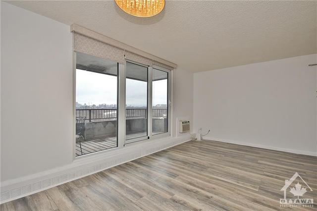 1102 - 1785 Frobisher Lane, Condo with 2 bedrooms, 1 bathrooms and 1 parking in Ottawa ON | Image 6