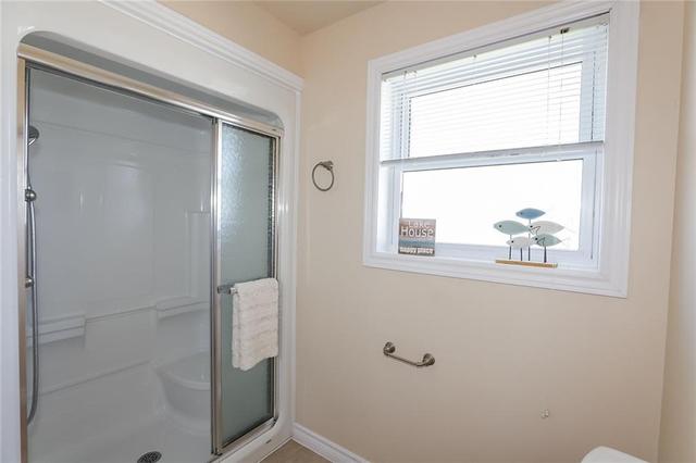 18004 Erie Shore Drive, House detached with 2 bedrooms, 1 bathrooms and 4 parking in Chatham Kent ON | Image 20