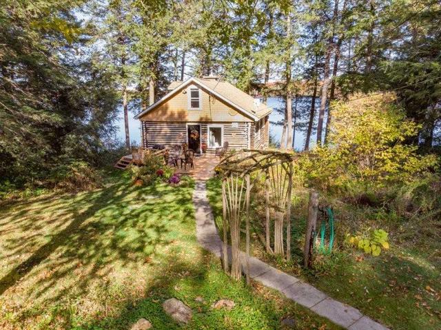 1025 Kilty Bay Rd, House detached with 2 bedrooms, 1 bathrooms and 4 parking in Muskoka Lakes ON | Image 8