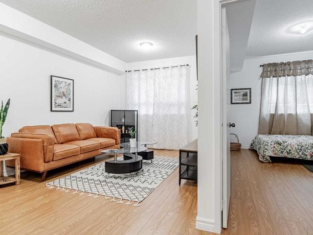 ll10 - 816 Lansdowne Ave, Condo with 1 bedrooms, 1 bathrooms and 1 parking in Toronto ON | Image 2