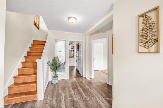 1537 King St E, House detached with 3 bedrooms, 2 bathrooms and 1 parking in Hamilton ON | Image 23