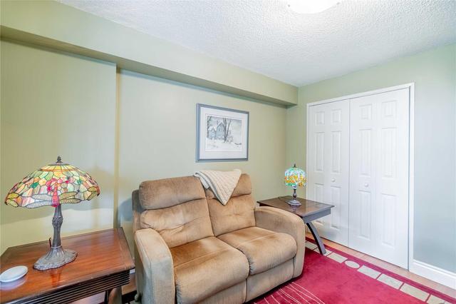 217 - 1320 Mississauga Valley Blvd, Condo with 3 bedrooms, 2 bathrooms and 1 parking in Mississauga ON | Image 12
