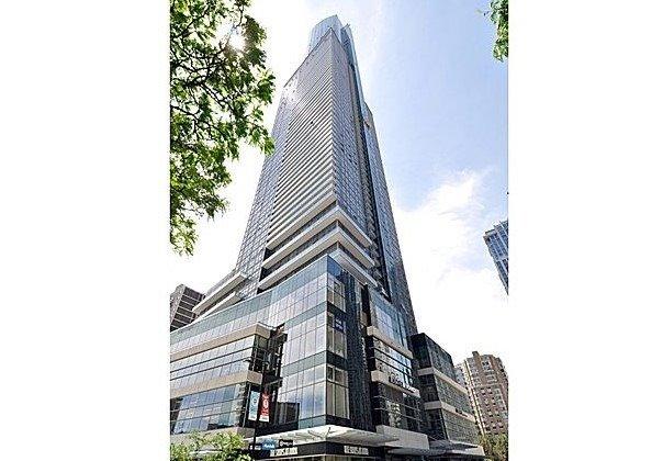 7101 - 388 Yonge St, Condo with 2 bedrooms, 2 bathrooms and 0 parking in Toronto ON | Image 1