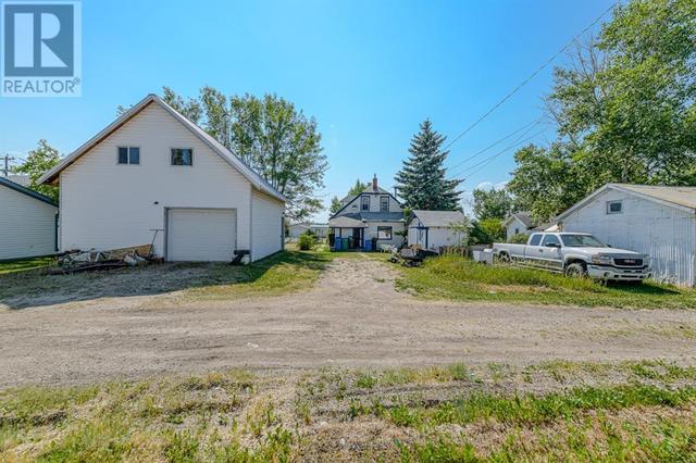 1008 3rd Avenue, House detached with 3 bedrooms, 1 bathrooms and 4 parking in Beaverlodge AB | Image 32