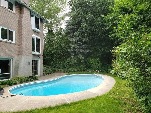 14 Martinview Crt, House detached with 4 bedrooms, 3 bathrooms and 5 parking in Toronto ON | Image 10