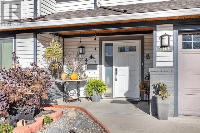 3105 Shannon Place, House detached with 4 bedrooms, 3 bathrooms and 7 parking in West Kelowna BC | Image 3
