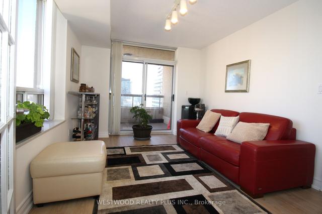 2502 - 5418 Yonge St, Condo with 3 bedrooms, 2 bathrooms and 2 parking in Toronto ON | Image 3