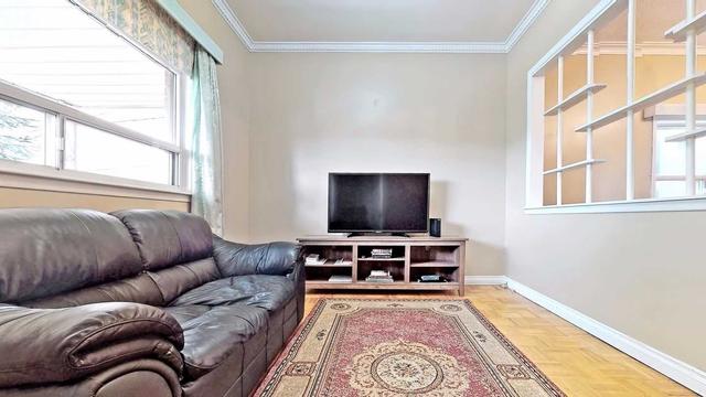 17 Rochdale Ave, House detached with 3 bedrooms, 2 bathrooms and 2 parking in Toronto ON | Image 37