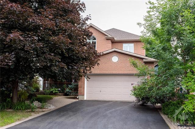 20 Bon Echo Crescent, House detached with 5 bedrooms, 4 bathrooms and 6 parking in Ottawa ON | Image 1