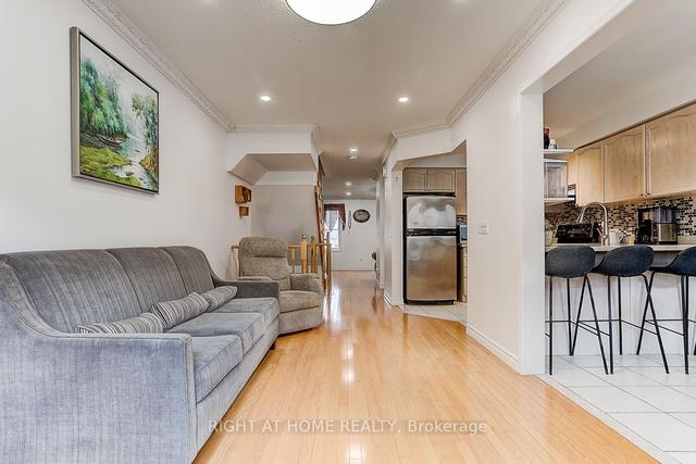 16 Pat Brooks Terr, Townhouse with 3 bedrooms, 4 bathrooms and 2 parking in Toronto ON | Image 3