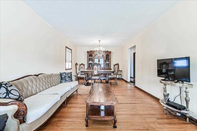 16 Mayo Dr, House detached with 4 bedrooms, 2 bathrooms and 8 parking in Toronto ON | Image 20