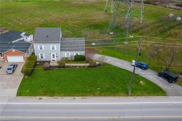 2589 Portage Rd, House detached with 3 bedrooms, 3 bathrooms and 10 parking in Niagara Falls ON | Image 2