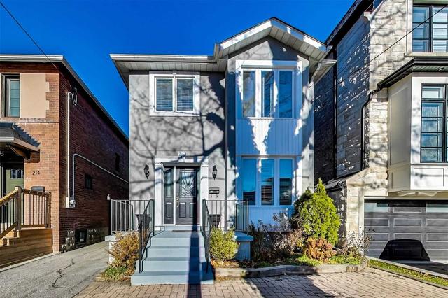 toronto - 212 Glengarry Ave, House detached with 3 bedrooms, 4 bathrooms and 1 parking in Toronto ON | Image 1