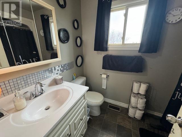 87 Graham Ln, House semidetached with 4 bedrooms, 1 bathrooms and null parking in Timmins ON | Image 11