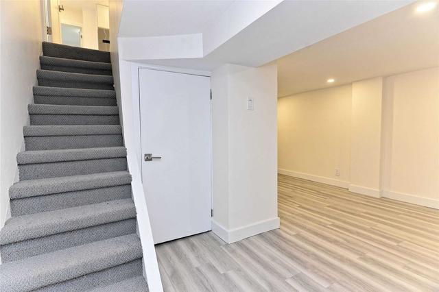 127 Priscilla Ave, House detached with 2 bedrooms, 3 bathrooms and 1 parking in Toronto ON | Image 17