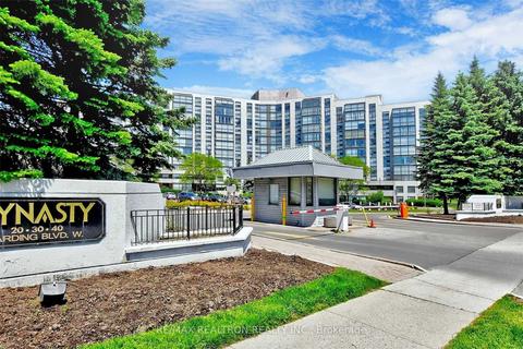 301 - 30 Harding Blvd, Condo with 2 bedrooms, 2 bathrooms and 1 parking in Richmond Hill ON | Card Image