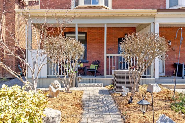 491 Durie St, House semidetached with 3 bedrooms, 2 bathrooms and 3 parking in Toronto ON | Image 12