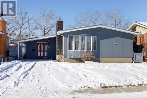 7027 20 Street Se, House detached with 4 bedrooms, 3 bathrooms and 2 parking in Calgary AB | Card Image