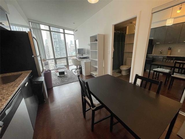 1809 - 832 Bay St, Condo with 1 bedrooms, 1 bathrooms and 0 parking in Toronto ON | Image 34