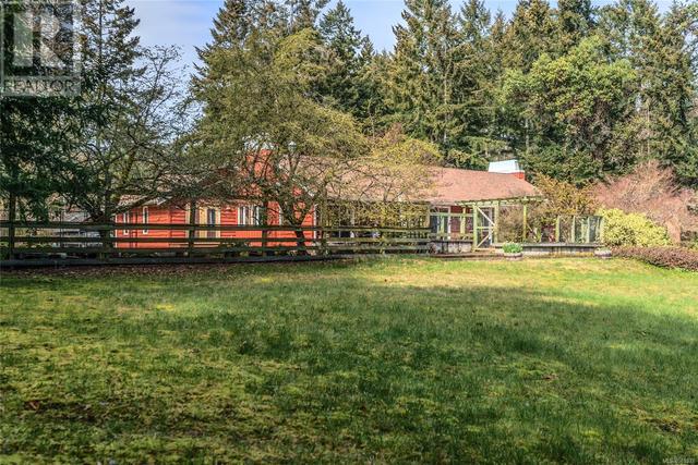 2050 Sanders Rd, House detached with 4 bedrooms, 3 bathrooms and 4 parking in Nanaimo E BC | Image 19