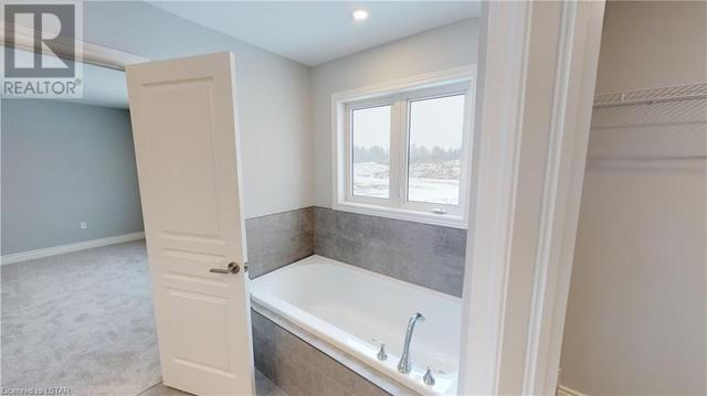 146 Ridge Street, House detached with 3 bedrooms, 2 bathrooms and null parking in Strathroy Caradoc ON | Image 24