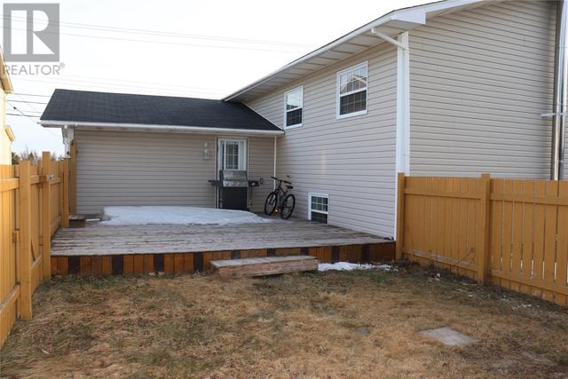 5 West Street, Home with 5 bedrooms, 1 bathrooms and null parking in Stephenville NL | Image 4