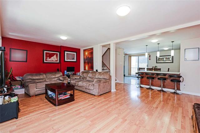 7 Inlet Mews, Townhouse with 4 bedrooms, 2 bathrooms and 2 parking in Toronto ON | Image 7