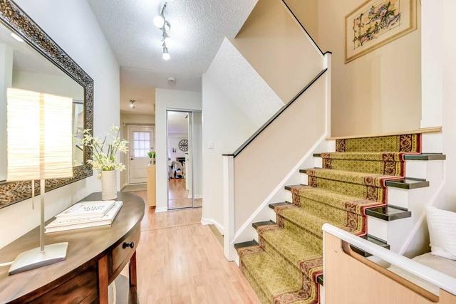 4122 Treetop Cres, House semidetached with 3 bedrooms, 3 bathrooms and 3 parking in Mississauga ON | Image 5