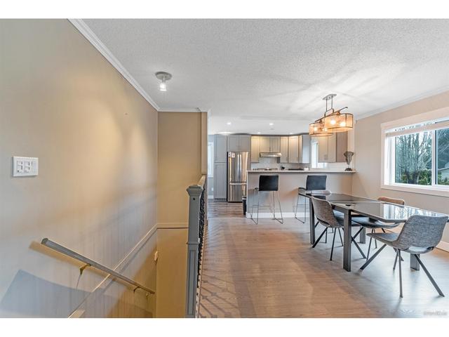 2297 154a Street, House detached with 5 bedrooms, 3 bathrooms and null parking in Surrey BC | Card Image