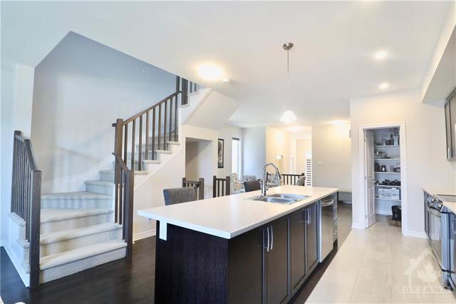 347 Grackle Street, Townhouse with 4 bedrooms, 3 bathrooms and 5 parking in Ottawa ON | Image 7