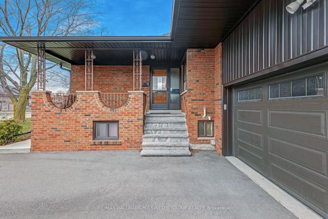 11 Hibiscus Crt, House detached with 3 bedrooms, 2 bathrooms and 8 parking in Toronto ON | Image 23