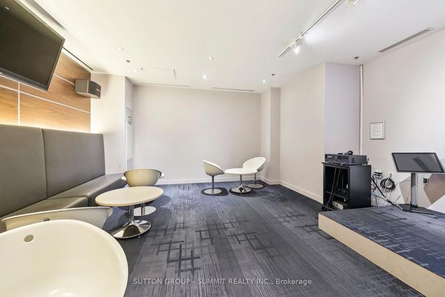 1111 - 15 Singer Crt, Condo with 1 bedrooms, 2 bathrooms and 1 parking in Toronto ON | Image 29