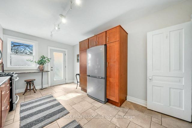 622 Brock Ave, House semidetached with 3 bedrooms, 2 bathrooms and 2 parking in Toronto ON | Image 8