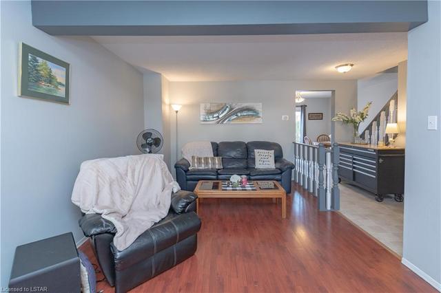 10 - 720 Deveron Crescent, House attached with 3 bedrooms, 1 bathrooms and 2 parking in London ON | Image 4