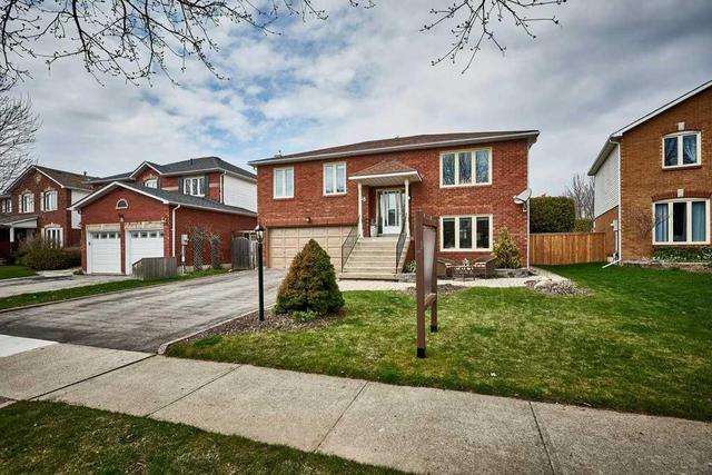 58 Rutherford Dr, House detached with 3 bedrooms, 2 bathrooms and 4 parking in Clarington ON | Image 4
