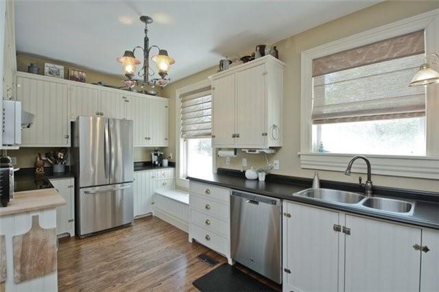 42 Cassels Rd E, House detached with 3 bedrooms, 4 bathrooms and 7 parking in Whitby ON | Image 4