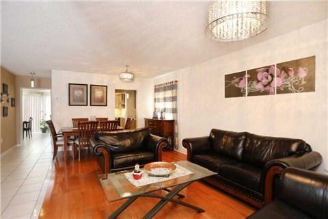27 Sir Michael Pl, House detached with 4 bedrooms, 4 bathrooms and 2 parking in Brampton ON | Image 4