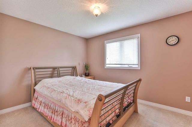 990 Country Club Cres, House detached with 3 bedrooms, 2 bathrooms and 4 parking in London ON | Image 9