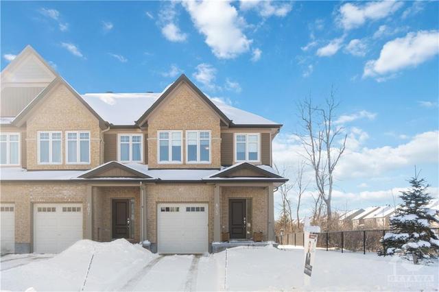 805 Cedar Creek Drive, Townhouse with 3 bedrooms, 3 bathrooms and 2 parking in Ottawa ON | Card Image