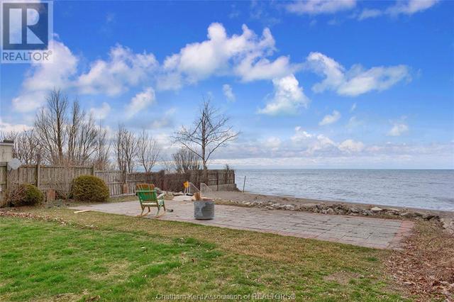 18420 Erie Shore Drive, House detached with 3 bedrooms, 2 bathrooms and null parking in Chatham Kent ON | Image 43