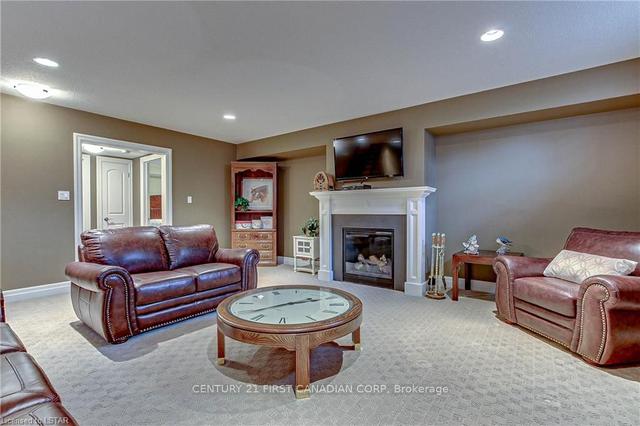 17 - 725 Eagletrace Dr, Condo with 2 bedrooms, 3 bathrooms and 4 parking in London ON | Image 21