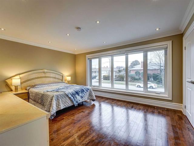 59 Gatesgill Cres, House detached with 4 bedrooms, 3 bathrooms and 6 parking in Toronto ON | Image 9