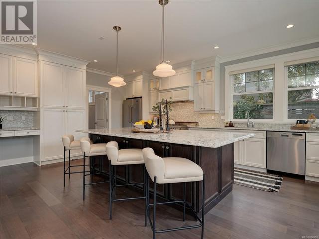 2995 Uplands Rd, House detached with 5 bedrooms, 4 bathrooms and 4 parking in Oak Bay BC | Image 7