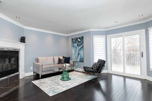 4314 Mayflower Dr, House detached with 3 bedrooms, 4 bathrooms and 4 parking in Mississauga ON | Image 5