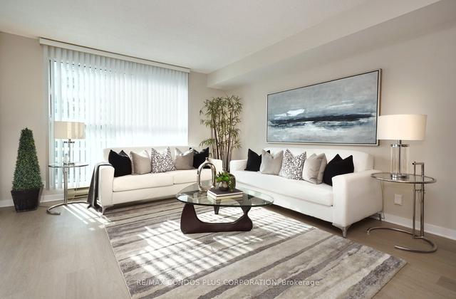 611 - 99 Harbour Sq, Condo with 1 bedrooms, 1 bathrooms and 1 parking in Toronto ON | Image 3