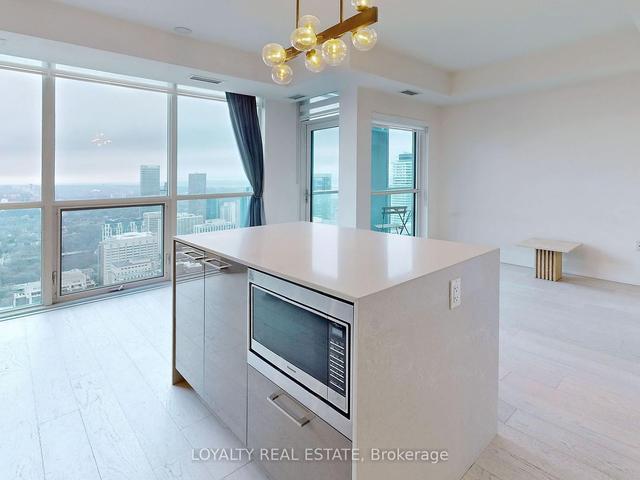 4909 - 1 Yorkville Ave, Condo with 2 bedrooms, 2 bathrooms and 1 parking in Toronto ON | Image 4